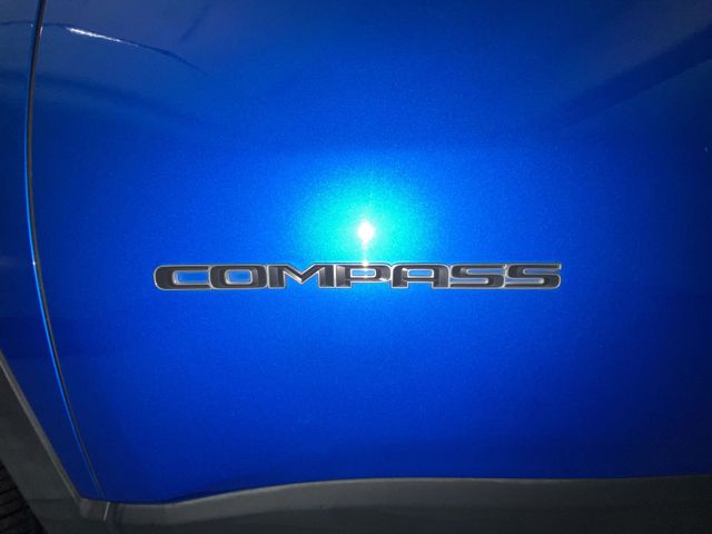 Used 2019 Blue Jeep Latitude image 27