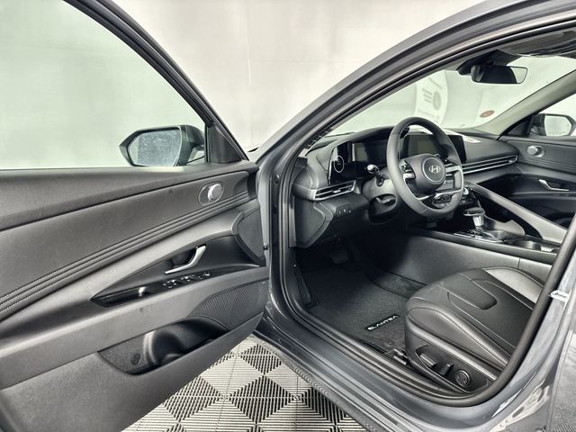 New 2025 Hyundai Elantra Hybrid For Sale in Indianapolis, IN
