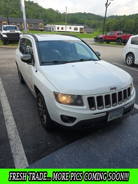 Bright White Clearcoat 2016 Jeep Compass SUV / Crossover Four-Wheel Drive 6-Speed Automatic