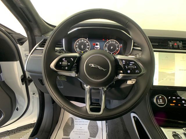 2024 Jaguar F-PACE P400 R-Dynamic S 19