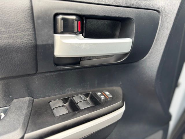 2018 Toyota Tundra SR5 photo