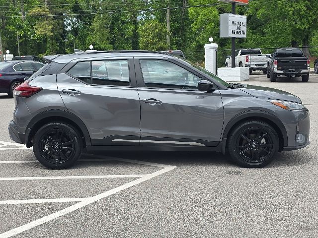 2024 Nissan Kicks SR:168732B