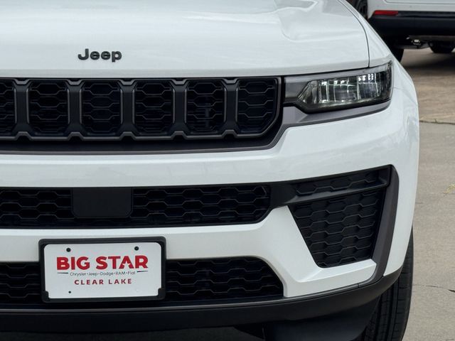 2026 Jeep Grand Cherokee Laredo White/off-white at Big Star Buick GMC