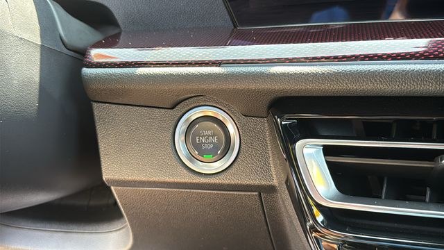 Used 2025 Chevrolet Traverse SUV