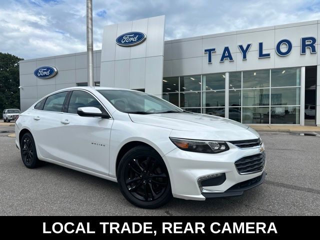 White (Iridescent Pearl Tricoat) 2016 Chevrolet Malibu Sedan Front-Wheel Drive 6-Speed Automatic