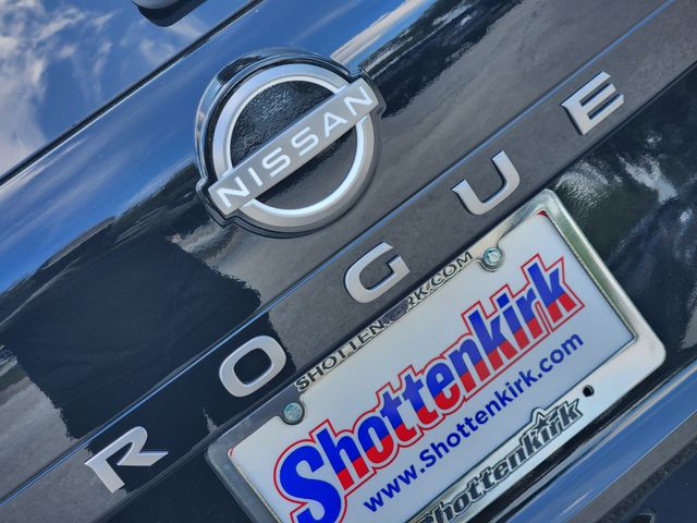 2026 Nissan Rogue SV photo 8