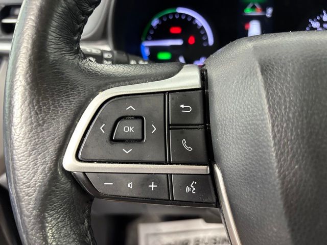 Used 2023 Toyota Sienna Van