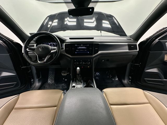 2023 Volkswagen Atlas Cross Sport 2.0T SEL R-Line Black at Sutliff Volkswagen