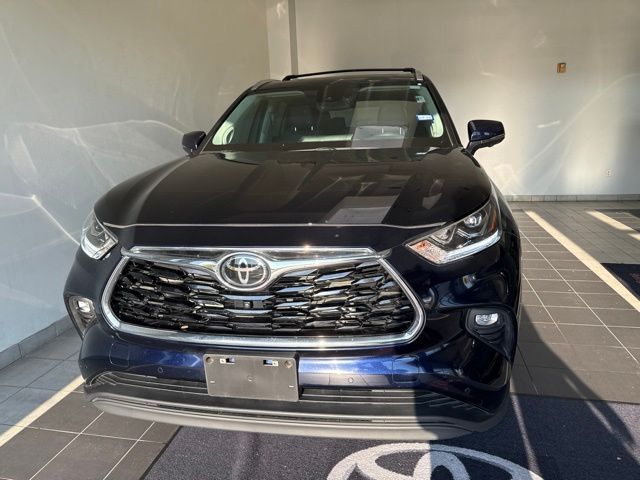 2026 Toyota Highlander Hybrid Limited  at Don McGill Toyota