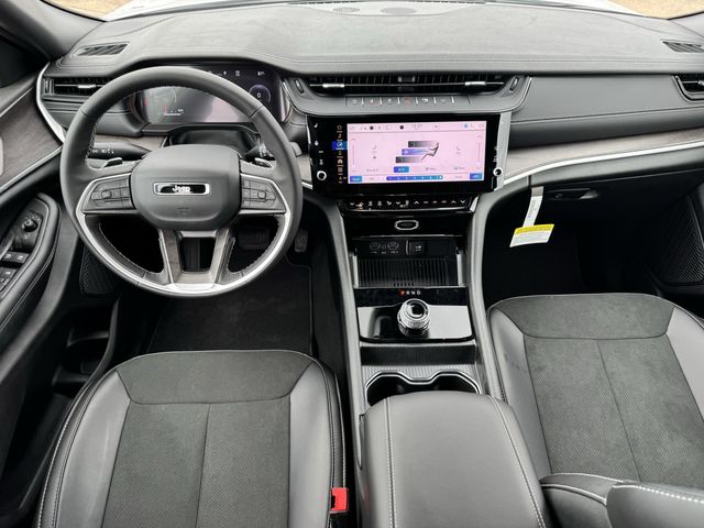 2026 Jeep Grand Cherokee Laredo White/off-white at Big Star Buick GMC