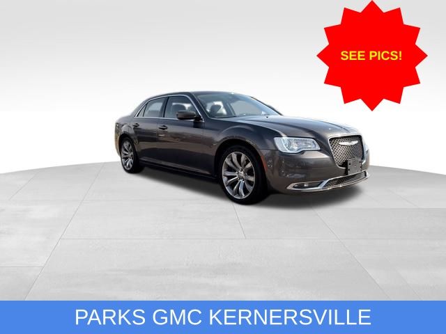 2020 Chrysler 300 Touring RWD