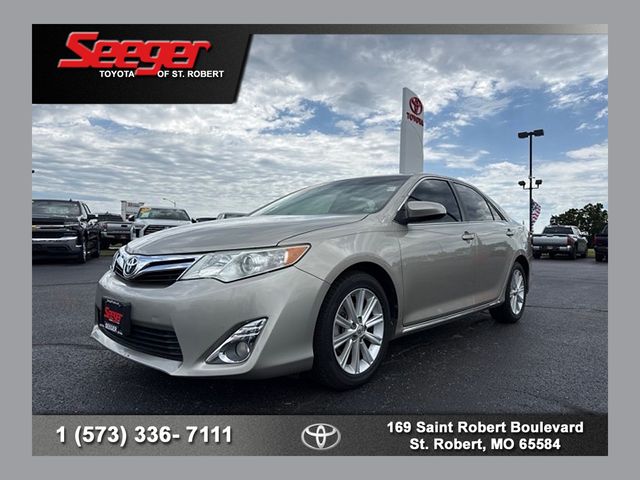 Creme Brulee 2014 Toyota Camry Sedan Front-Wheel Drive 6-Speed Automatic