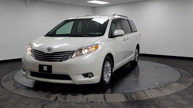 2015 – Toyota – Sienna