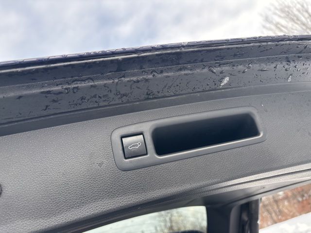 used 2021 Toyota Highlander car, priced at $29,979