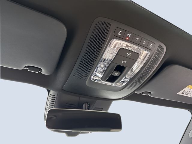 Used 2025 Red Mercedes-Benz GLB 250 image 29