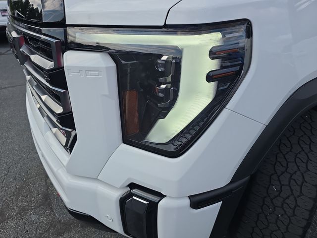 Used 2024 White GMC AT4 image 33