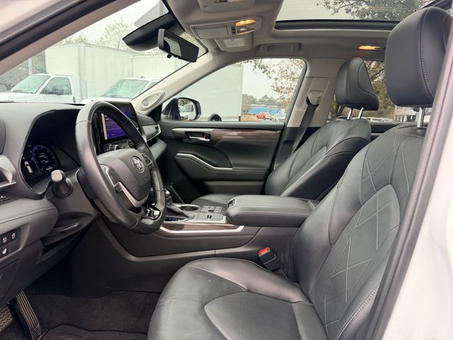 2023 Toyota Highlander Platinum  at Davis Toyota of Orangeburg