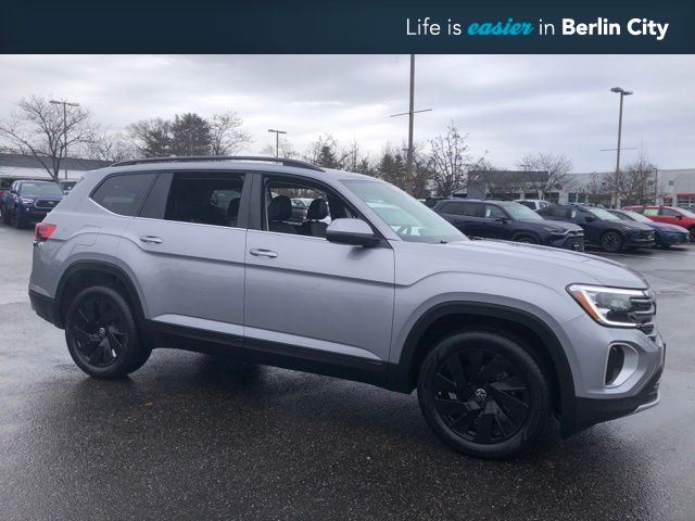 2025 Volkswagen Atlas SE 4Motion with Technology