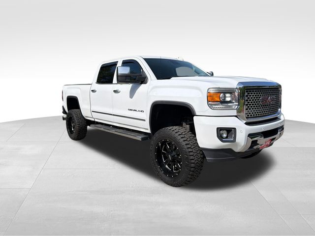 Summit White 2015 GMC Sierra 2500HD Denali Crew Cab SB 4WD Pickup Truck Four-Wheel Drive 6-Speed Automatic