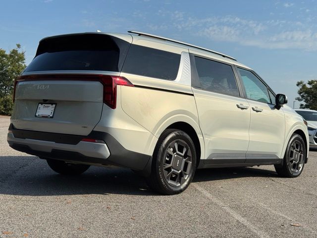 Used 2025 Kia Carnival Hybrid Van