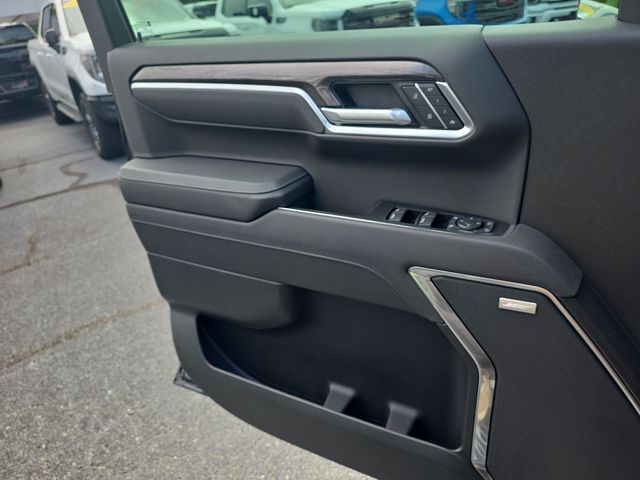 Used 2026 Black Chevrolet LTZ image 28