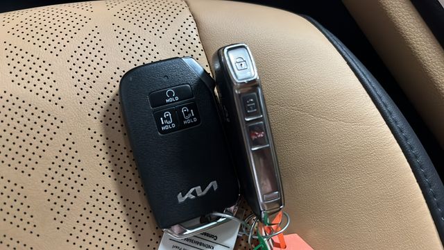 Used 2024 White Kia LX image 20