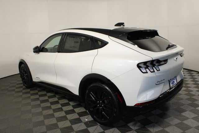 2025 Ford Mustang Mach-E Premium photo