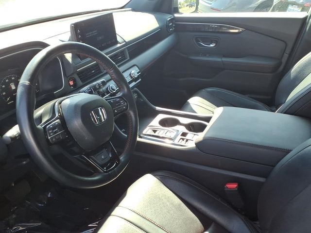 Used 2025 Honda Pilot SUV