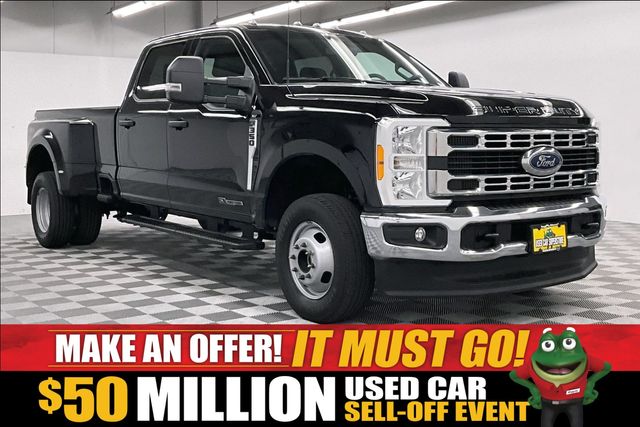 Agate Black Metallic 2023 Ford F-350 Super Duty Pickup Truck Four-Wheel Drive 10-Speed Automatic