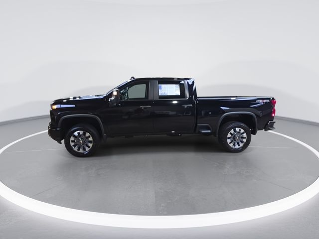 Used 2024 Black Chevrolet Custom image 5