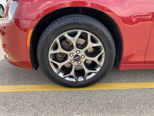 2017 Chrysler 300 S photo