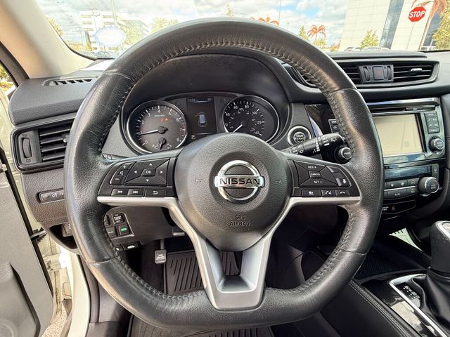 Thumbnail: 2017 Nissan Rogue - 32