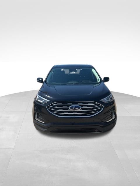 2022 Ford Edge Titanium 2