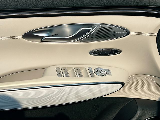Thumbnail: 2026 Genesis GV70 - 20