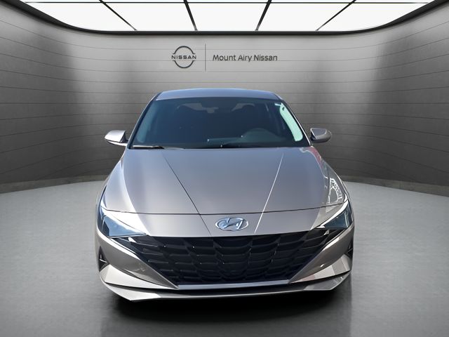 2022 Hyundai Elantra SEL FWD