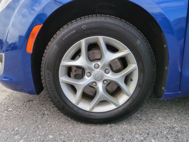 used 2019 Chrysler Pacifica car, priced at $17,991