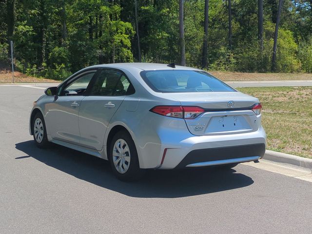 Used 2022 Silver Toyota L image 11