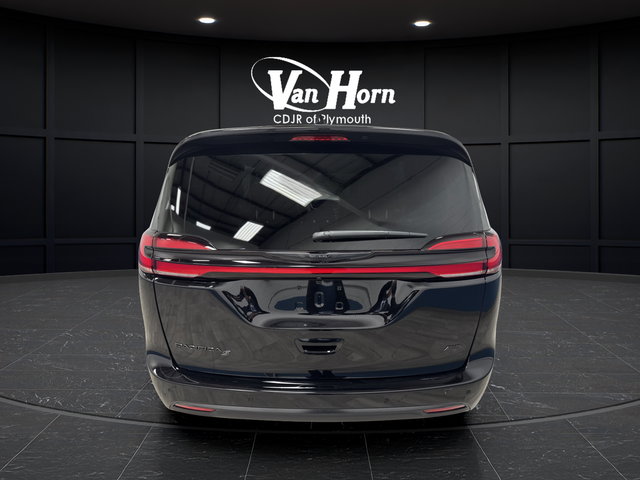 New 2026 Diamond Black Crystal Pearlcoat Chrysler Select image 14
