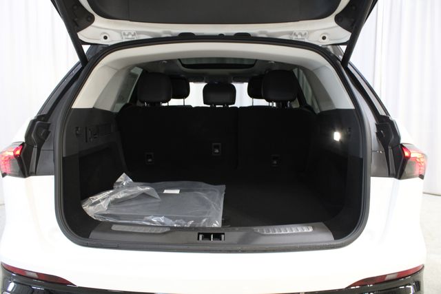 New 2026 White Lincoln Reserve image 32