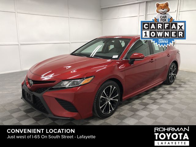 2019 Toyota Camry SE 2