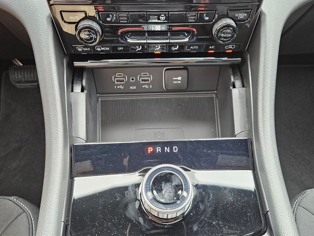 2025 Jeep Grand Cherokee Laredo X 4x4