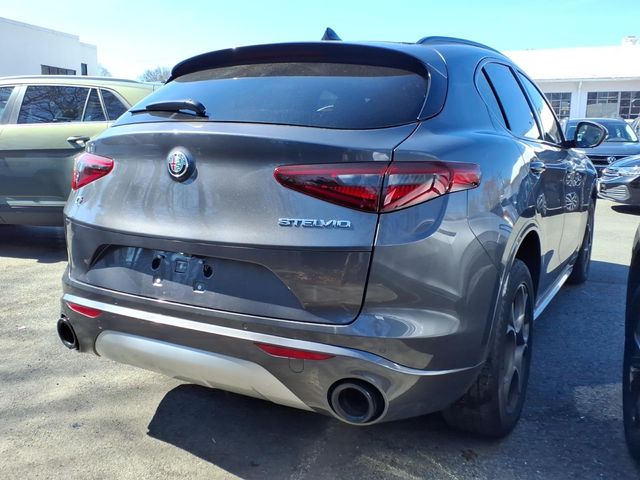 2023 Alfa Romeo Stelvio - Image 8