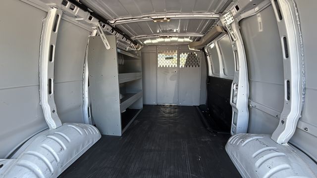 Used 2025 White Chevrolet Work Van image 33