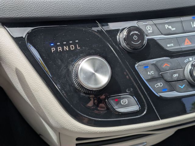 2023 Chrysler Pacifica Touring L - Photo 17