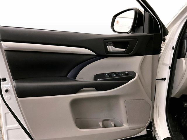 2019 Toyota Highlander XLE White at Subaru and VW of Moon Township