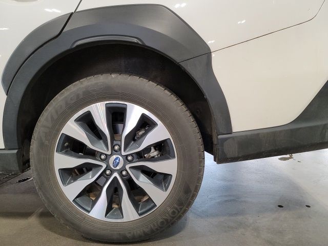 2024 Crystal White Pearl Subaru Outback Touring AWD SUV