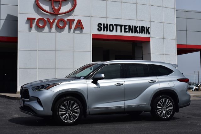 2021 Toyota Highlander Platinum