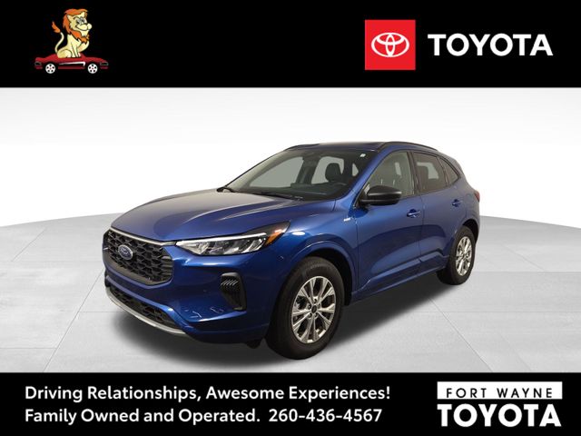 2023 Ford Escape ST-Line photo