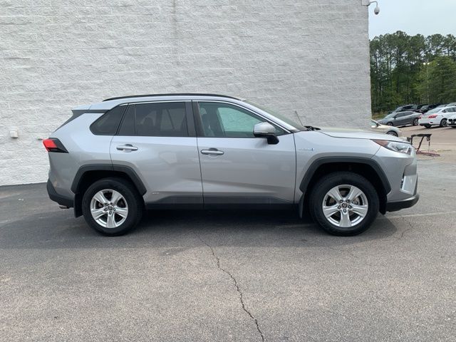 2021 Toyota RAV4 Hybrid XLE photo