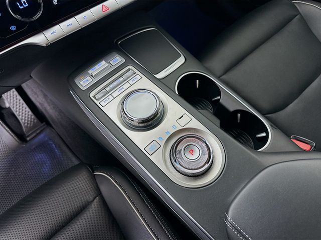 Thumbnail: 2025 Genesis GV70 - 17